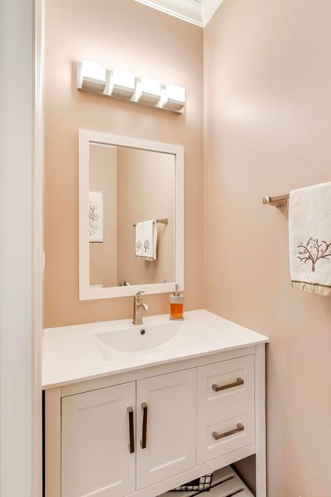 Tiny photo for 3233 N Ozanam Avenue, Chicago, IL 60634 (MLS # 12548017)