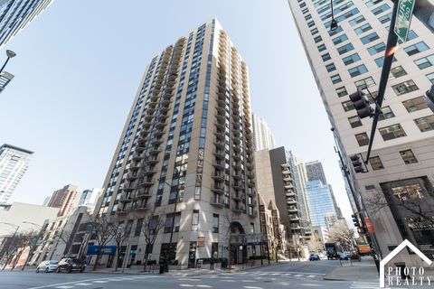 Photo of 70 W Huron Street #2207, Chicago, IL 60654 (MLS # 12592738)