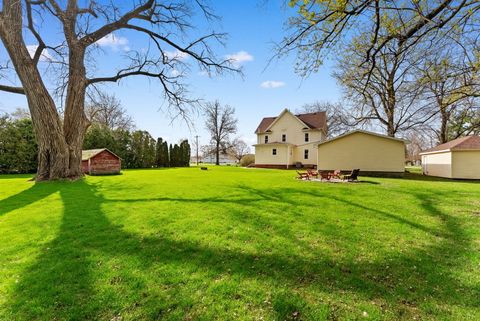 Tiny photo for 1009 NW 3rd Street, Aledo, IL 61231 (MLS # 12619635)