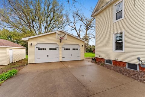 Tiny photo for 1009 NW 3rd Street, Aledo, IL 61231 (MLS # 12619635)