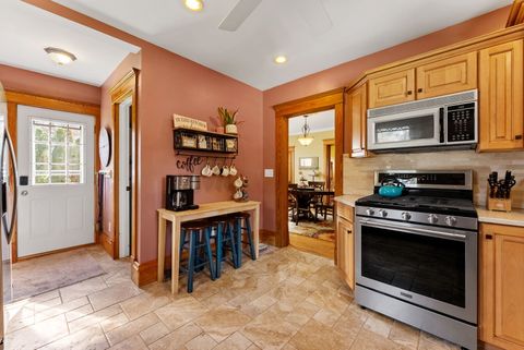 Tiny photo for 1009 NW 3rd Street, Aledo, IL 61231 (MLS # 12619635)