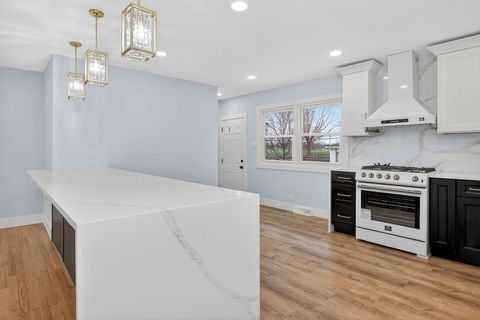 Tiny photo for 970 N Fischer Drive, Addison, IL 60101 (MLS # 12566161)