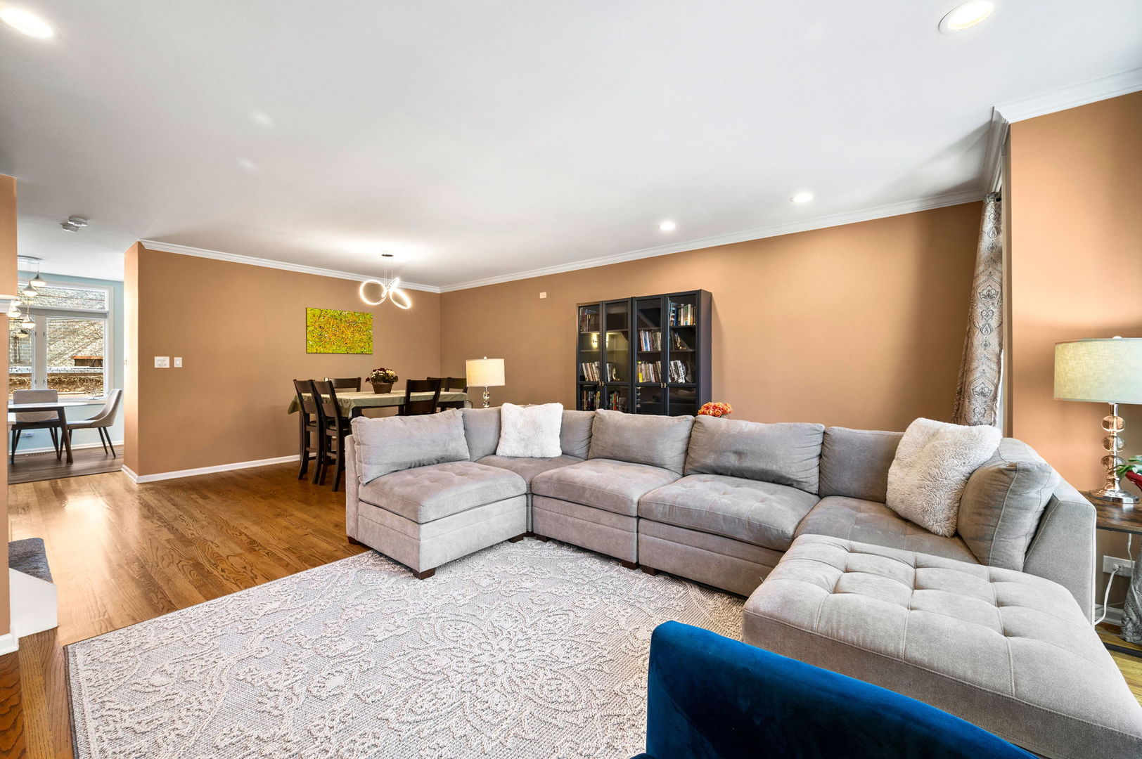 2729 N JANSSEN Avenue 2729