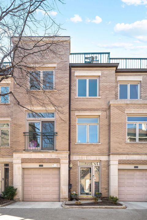 2729 N JANSSEN Avenue 2729 Chicago IL 60614