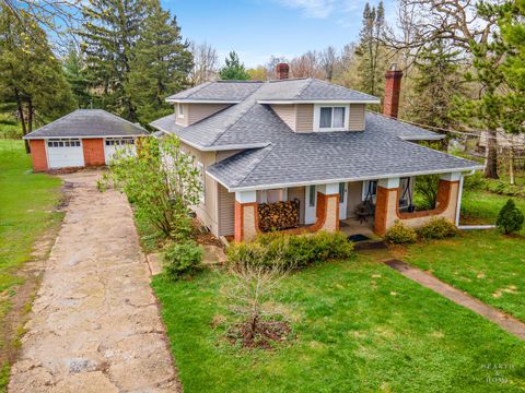 Photo of 519 Algonquin Road, Fox River Grove, IL 60021 (MLS # 12622273)