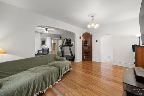 Tiny photo for 519 Algonquin Road, Fox River Grove, IL 60021 (MLS # 12622273)