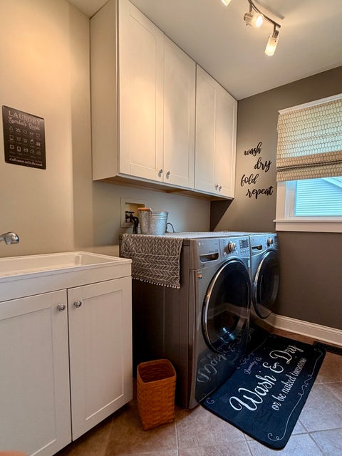 Tiny photo for 300 Savoy Drive, Shorewood, IL 60404 (MLS # 12690620)
