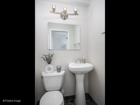 Tiny photo for 2121 N Lincoln Avenue #2121, Chicago, IL 60614 (MLS # 12719887)