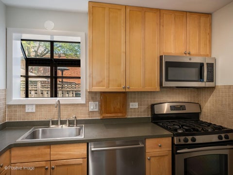 Tiny photo for 2121 N Lincoln Avenue #2121, Chicago, IL 60614 (MLS # 12719887)