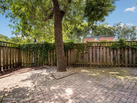 Tiny photo for 2121 N Lincoln Avenue #2121, Chicago, IL 60614 (MLS # 12719887)