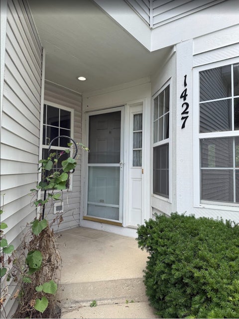 Photo of 1427 Meadowsedge Lane, Carpentersville, IL 60110 (MLS # 12735797)