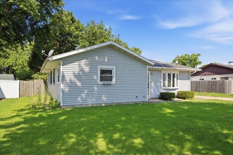 Tiny photo for 1329 Chippewa Drive, Ottawa, IL 61350 (MLS # 12714094)