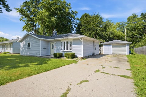 Tiny photo for 1329 Chippewa Drive, Ottawa, IL 61350 (MLS # 12714094)