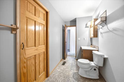Tiny photo for 1329 Chippewa Drive, Ottawa, IL 61350 (MLS # 12714094)