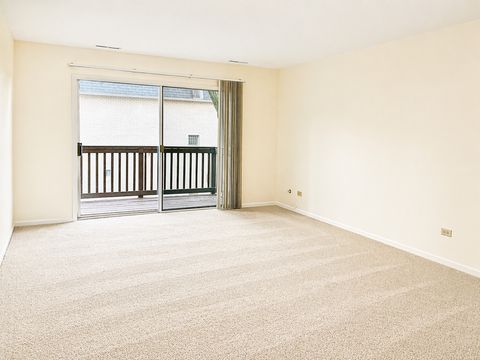 Tiny photo for 5721 W 103rd Street #204, Oak Lawn, IL 60453 (MLS # 12512106)