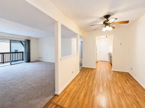 Tiny photo for 5721 W 103rd Street #204, Oak Lawn, IL 60453 (MLS # 12512106)