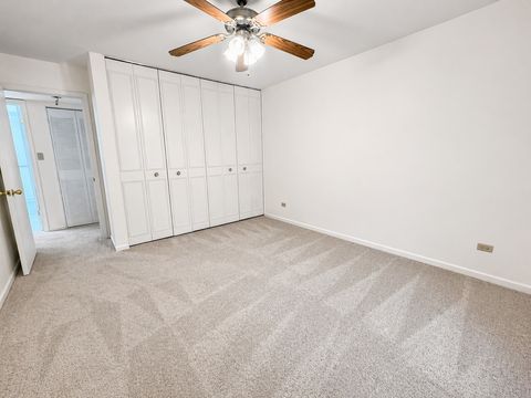 Tiny photo for 5721 W 103rd Street #204, Oak Lawn, IL 60453 (MLS # 12512106)