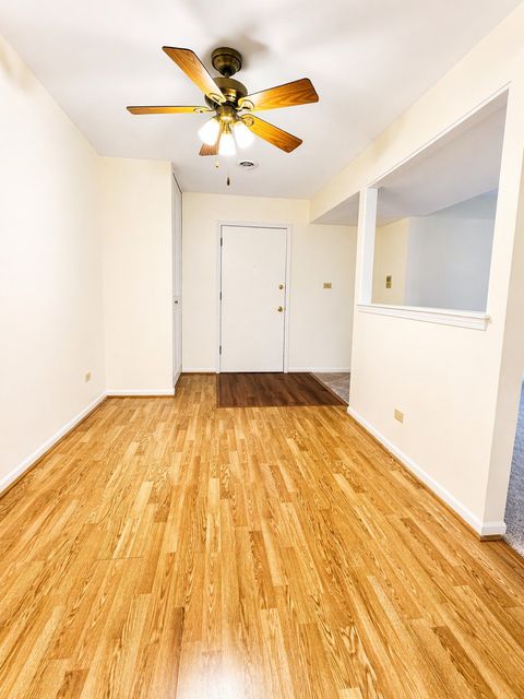 Tiny photo for 5721 W 103rd Street #204, Oak Lawn, IL 60453 (MLS # 12512106)
