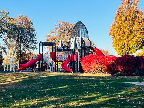 Tiny photo for 5721 W 103rd Street #204, Oak Lawn, IL 60453 (MLS # 12512106)