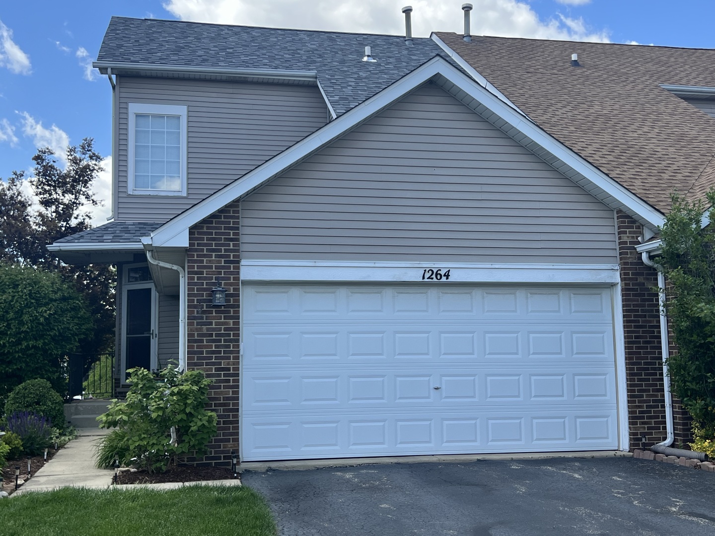 View Romeoville, IL 60446 townhome