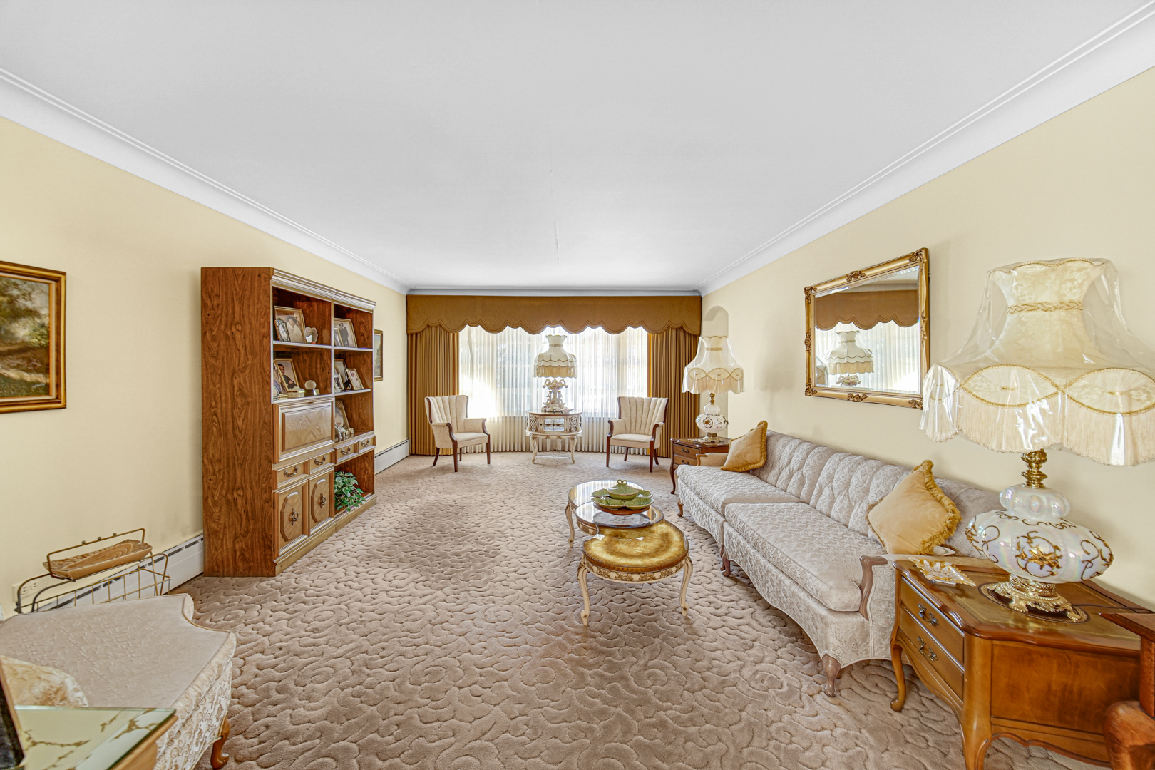 8129 S Sacramento Avenue