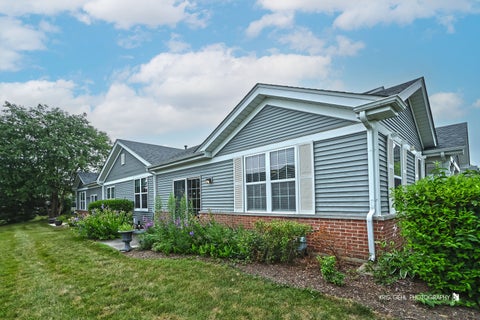 Tiny photo for 13152 W Sheffield Lane #13152, Beach Park, IL 60083 (MLS # 12718802)