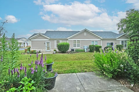 Tiny photo for 13152 W Sheffield Lane #13152, Beach Park, IL 60083 (MLS # 12718802)