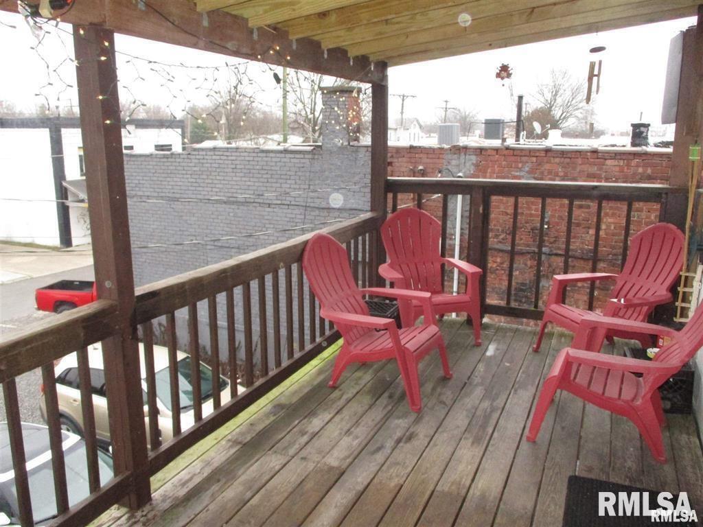 109 E MAIN Street