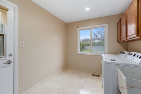 Tiny photo for 825 Downing Street, Northbrook, IL 60062 (MLS # 12520894)