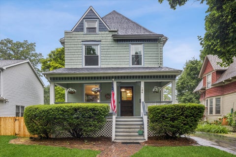 Photo of 134 N Kensington Avenue, La Grange, IL 60525 (MLS # 12673615)