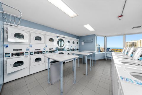 Tiny photo for 720 W Gordon Terrace #3B, Chicago, IL 60613 (MLS # 12518576)