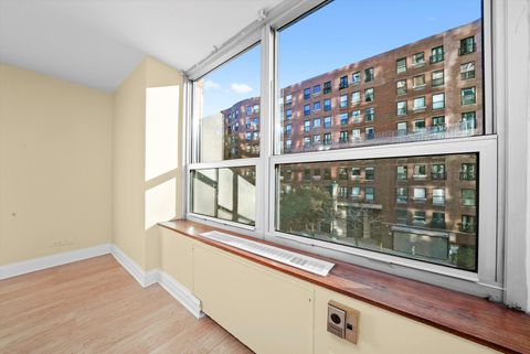 Tiny photo for 720 W Gordon Terrace #3B, Chicago, IL 60613 (MLS # 12518576)