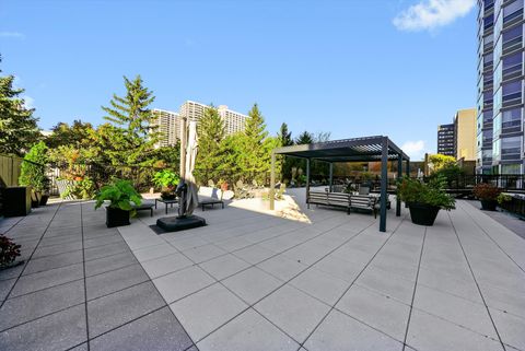 Tiny photo for 720 W Gordon Terrace #3B, Chicago, IL 60613 (MLS # 12518576)