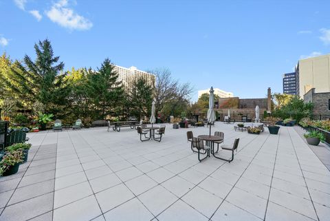 Tiny photo for 720 W Gordon Terrace #3B, Chicago, IL 60613 (MLS # 12518576)