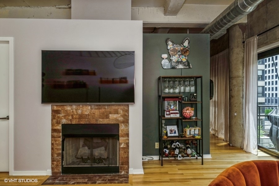 130 S Canal Street 424