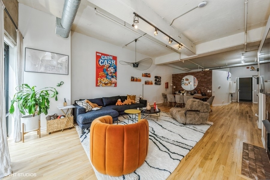 130 S Canal Street 424