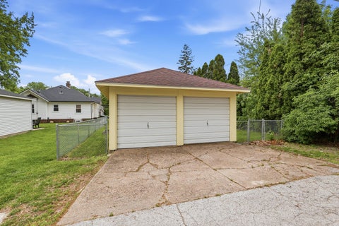 Tiny photo for 2810 Middle Road, Davenport, IA 52803 (MLS # 12646774)