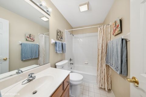 Tiny photo for 6262 Edgebrook Lane E, Indian Head Park, IL 60525 (MLS # 12468466)