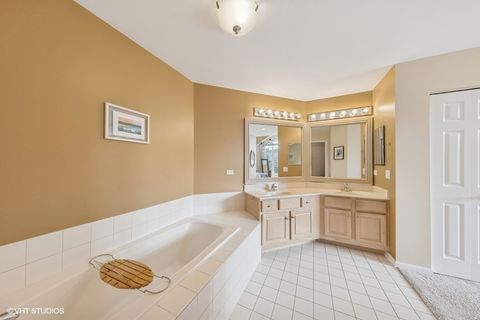 Tiny photo for 6262 Edgebrook Lane E, Indian Head Park, IL 60525 (MLS # 12468466)