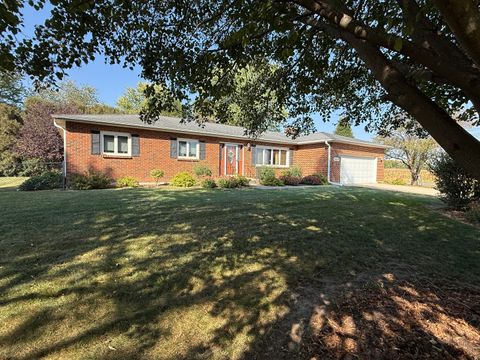 Photo of 5514 S Forester Drive, Rochelle, IL 61068 (MLS # 12485178)