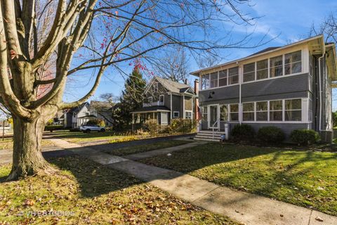 329 W Maple Avenue 327 Libertyville IL 60048