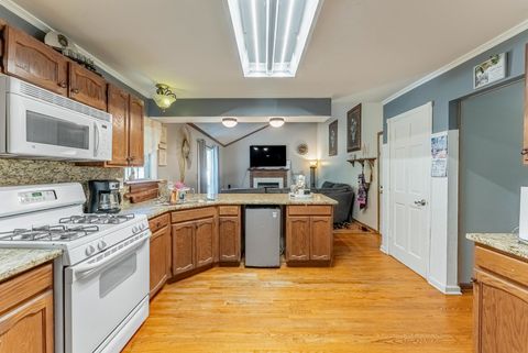 Tiny photo for 29 N Walnut Court, Streamwood, IL 60107 (MLS # 12426250)