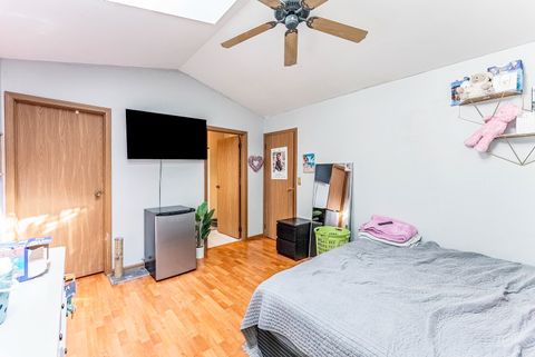 Tiny photo for 29 N Walnut Court, Streamwood, IL 60107 (MLS # 12426250)