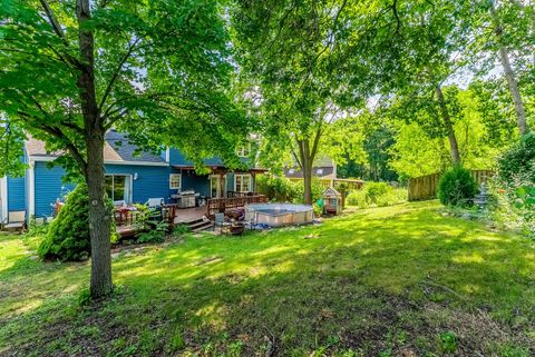 Tiny photo for 29 N Walnut Court, Streamwood, IL 60107 (MLS # 12426250)