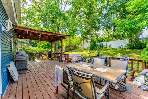 Tiny photo for 29 N Walnut Court, Streamwood, IL 60107 (MLS # 12426250)