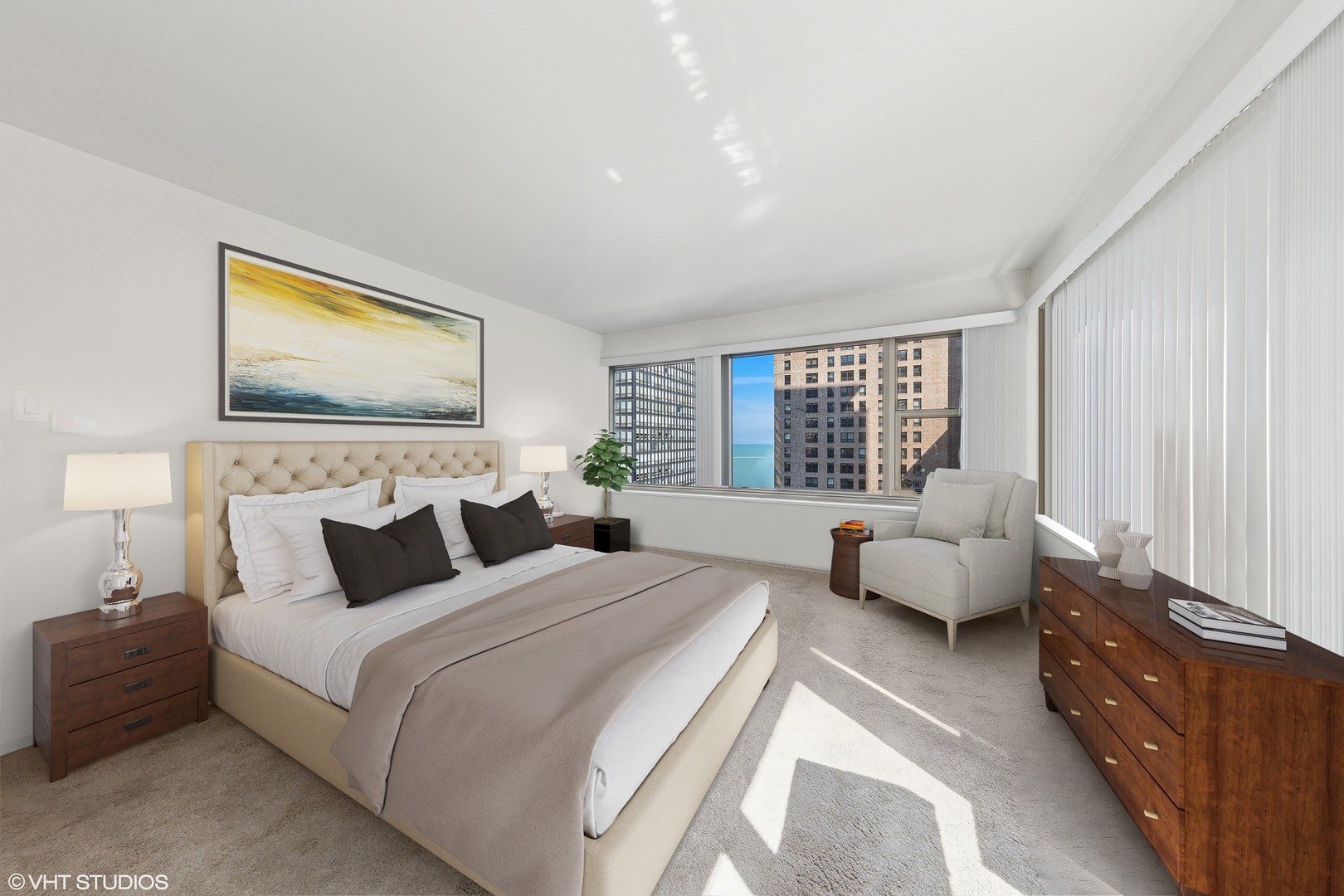 247 E CHESTNUT Street 1603