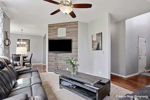 Tiny photo for 1417 Newport Circle, Pingree Grove, IL 60140 (MLS # 12634072)