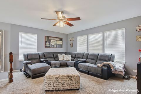 Tiny photo for 1417 Newport Circle, Pingree Grove, IL 60140 (MLS # 12634072)