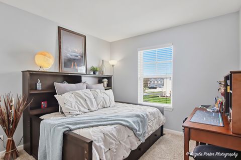Tiny photo for 1417 Newport Circle, Pingree Grove, IL 60140 (MLS # 12634072)