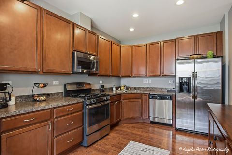 Tiny photo for 1417 Newport Circle, Pingree Grove, IL 60140 (MLS # 12634072)